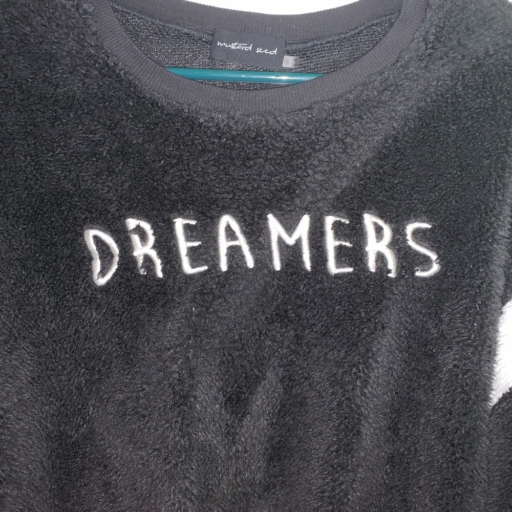 DREAMERS fluffy sweater